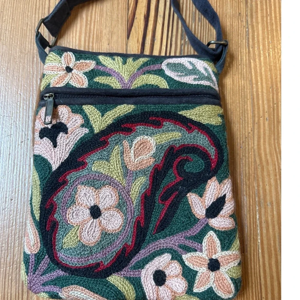 Crewel Embroidered Crossbody Bag Women Green Floral Boho SIZE Small